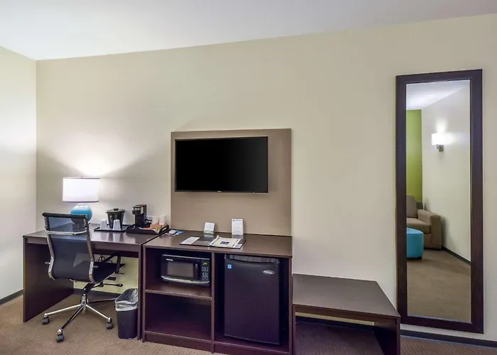Sleep & Worth - Fossil Creek Hotel Fort Worth
