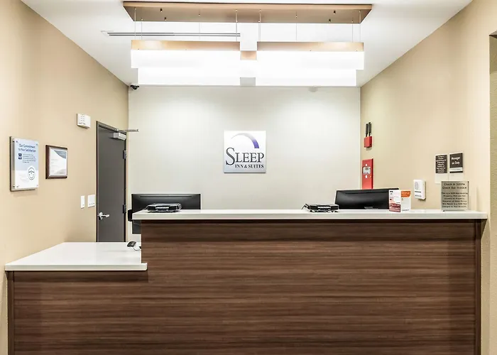 Sleep & Worth - Fossil Creek Hotel Fort Worth