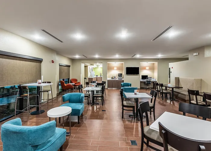 Sleep & Worth - Fossil Creek Hotel