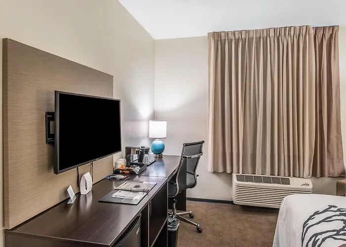 Sleep & Worth - Fossil Creek Hotel Fort Worth